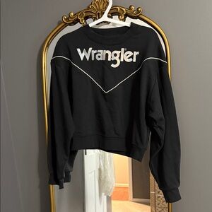 Wrangler Women's Black and White Sweatshirt